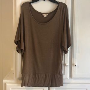 Brown short sleeve, round neck top